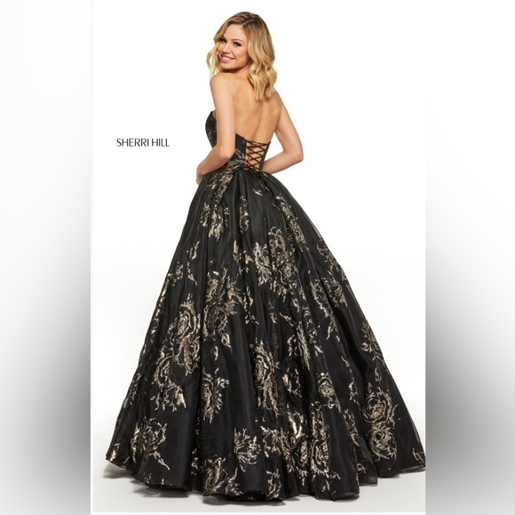 Sherri Hill Black Ballgown with Gold Metallic Floral Print Size 2 - Picture 3 of 6